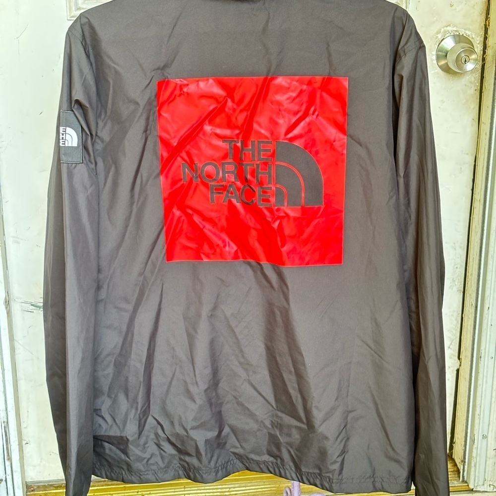 North Face Men's Easy Wind Coaches Jacket - Picture 4 of 11